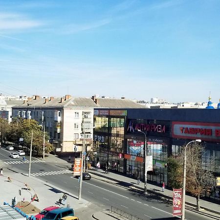 2Х Комнатная С Ремонтом В Центре.Renovated, Center Apartment Khmelʼnytsʼkyy Exterior foto