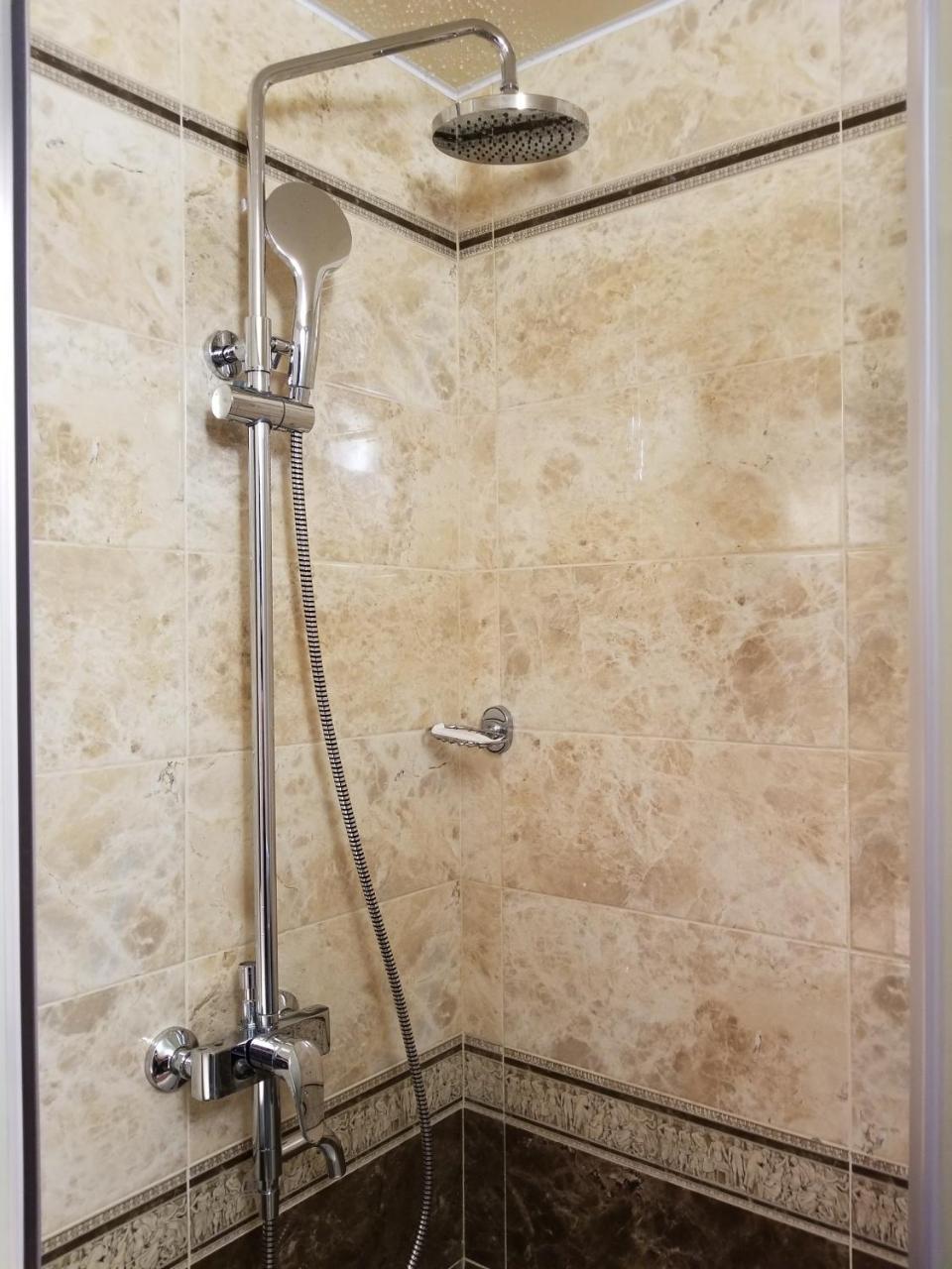2Х Комнатная С Ремонтом В Центре.Renovated, Center Apartment Khmelʼnytsʼkyy Exterior foto